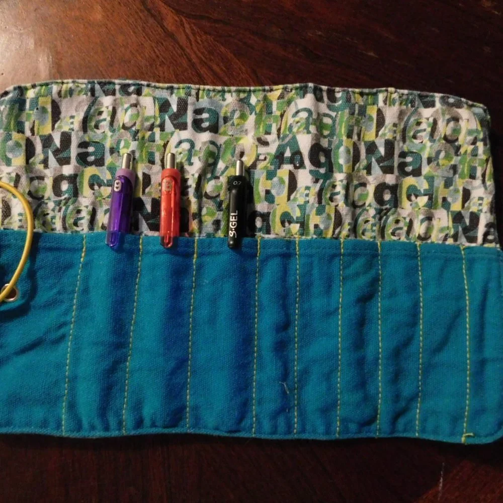 Pen/ Marker/ Pencil / Makeup Brushes Crochet tool Holder/ Paint Brushes
